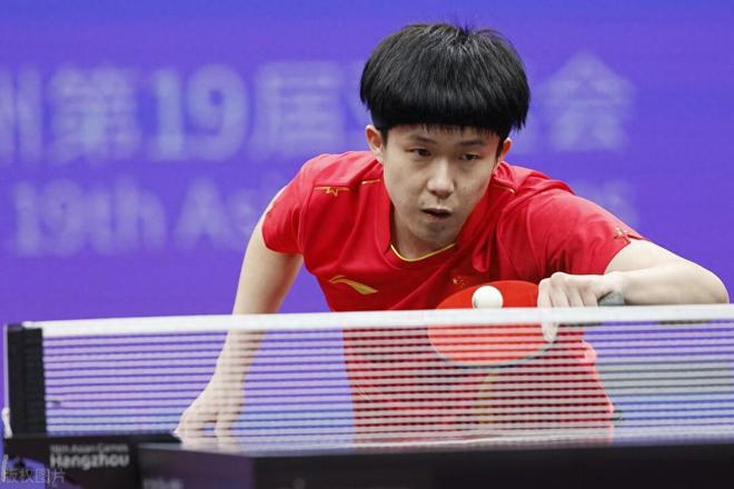 在这个足球 在这个足球